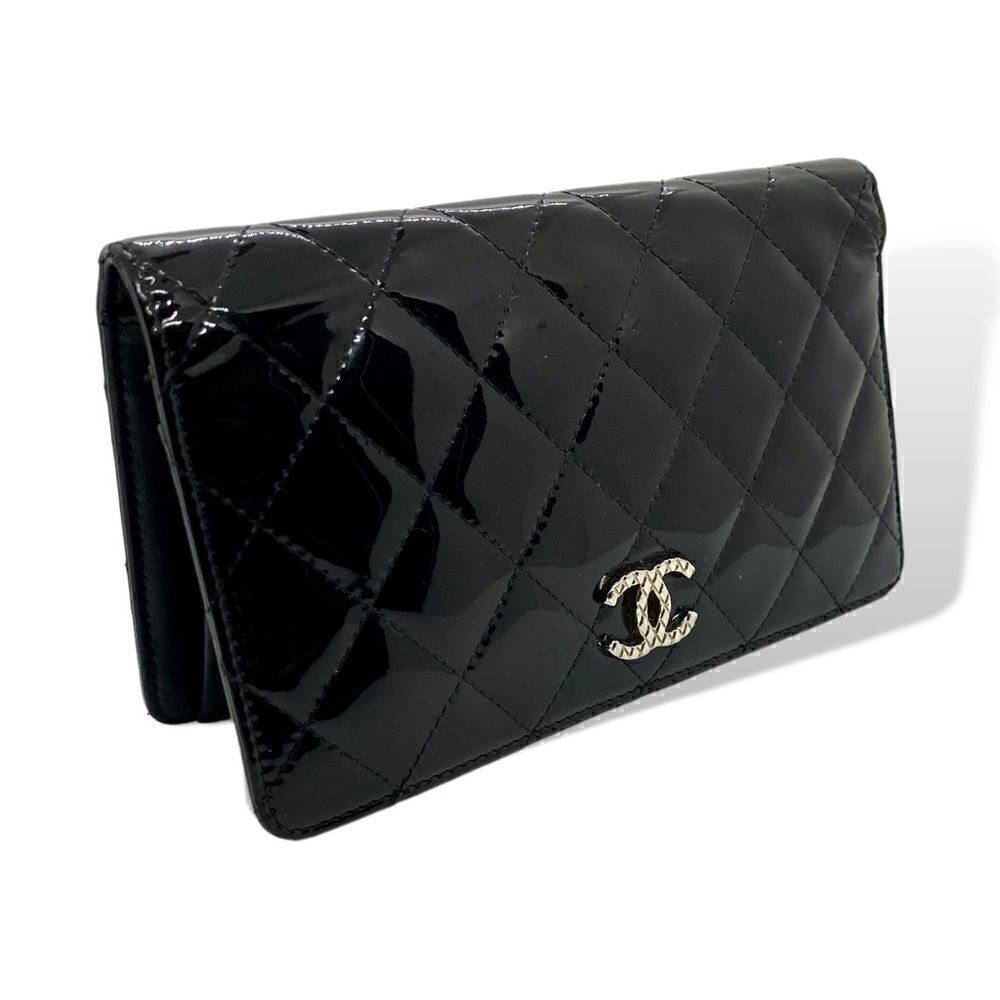 Chanel CC Yen Wallet in Quilted Patent Leather - Picture 11 of 11